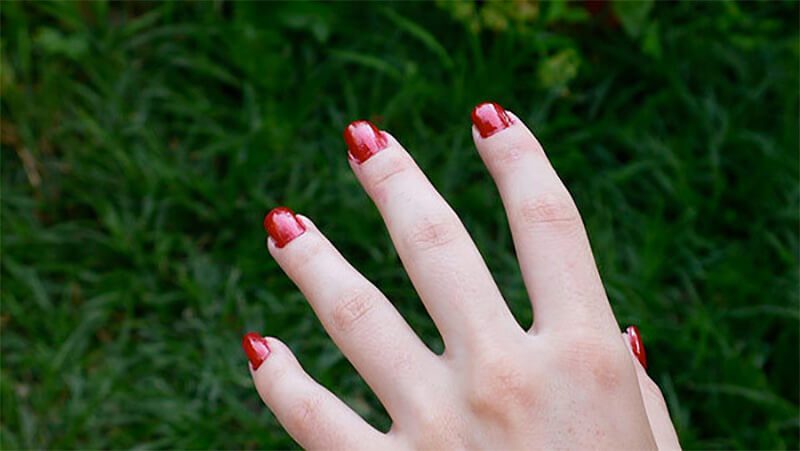 Không sử dụng máy sấy hay nhiệt để làm khô móng tay