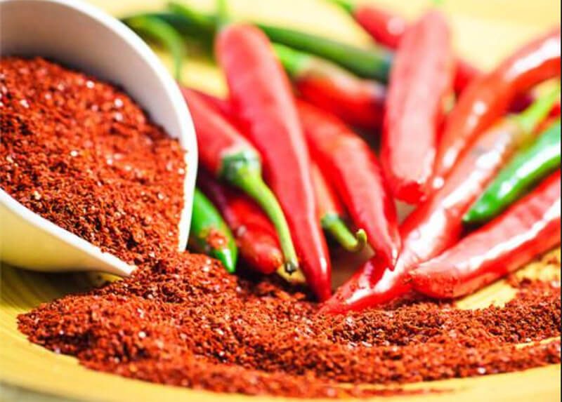 Ớt bột hoặc miếng ớt
