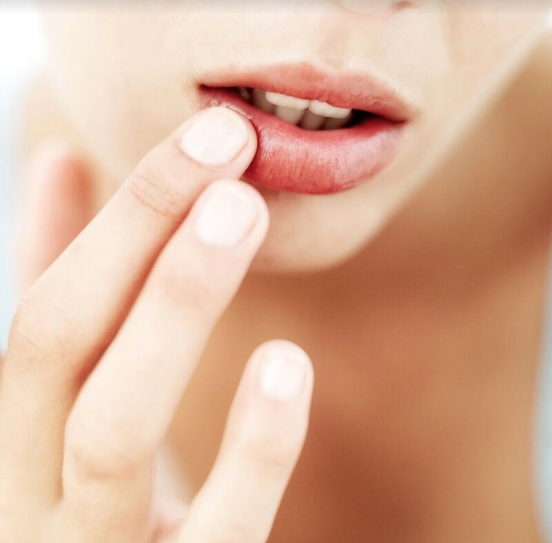 Son môi dầu gấc dùng để dưỡng môi hiệu quả
