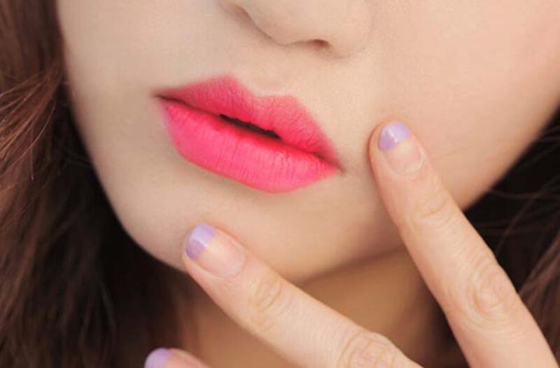 Son dưỡng từ hoa dâm bụt cho đôi môi hồng, xinh xắn
