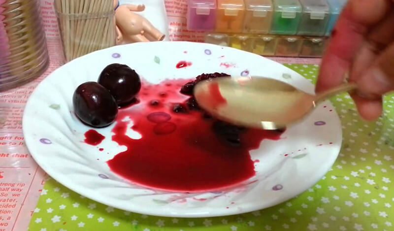 Dùng nước ép Cherry để làm son