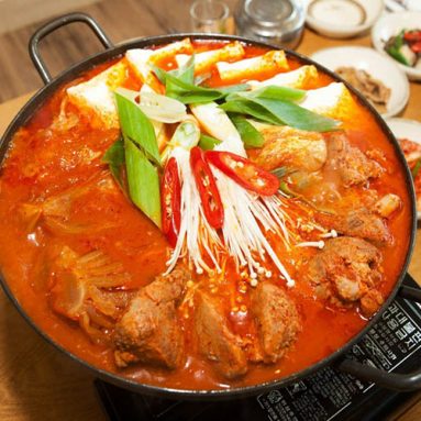 Hướng dẫn cách làm lẩu kim chi chuẩn bị của Hàn Quốc