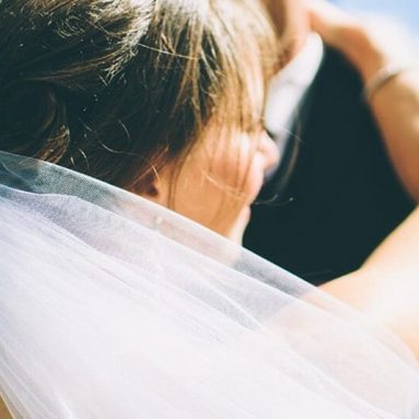 Tip trang điểm cô dâu đơn giản mà đẹp tự nhiên